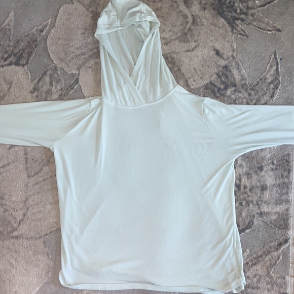 womens light sweatshirt - Picture 2 of 4